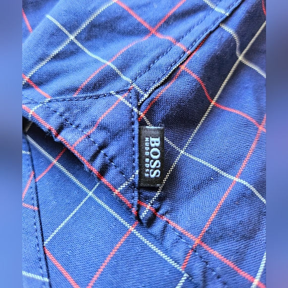 Hugo BOSS dress shirt. Men's LARGE, Sharp Fit, Navy blue with red&white check - Picture 2 of 3